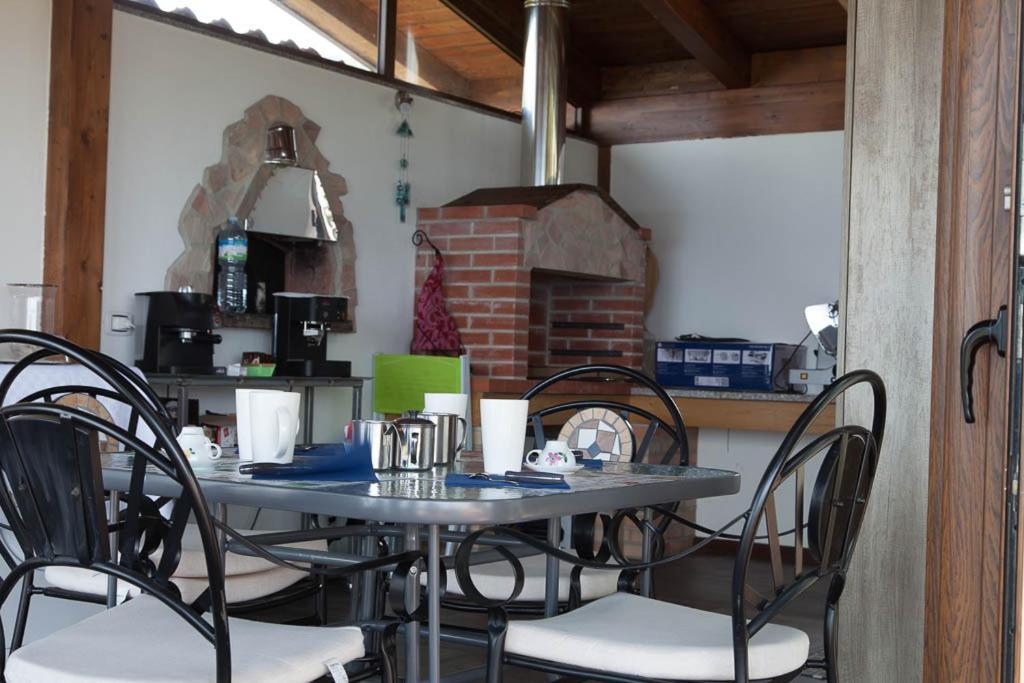 B&B Le Rose Del Tirreno ファレルナ エクステリア 写真