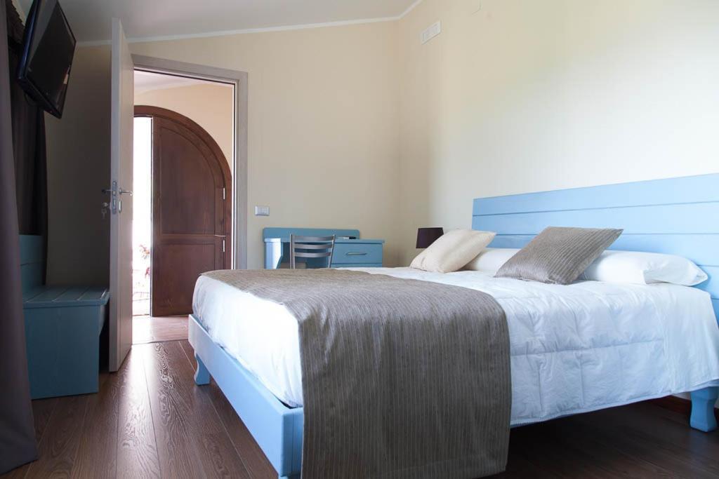 B&B Le Rose Del Tirreno ファレルナ エクステリア 写真